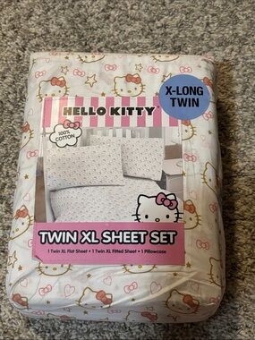 Hello Kitty Twin XL Sheet Set in White, Pink & Gold Accents